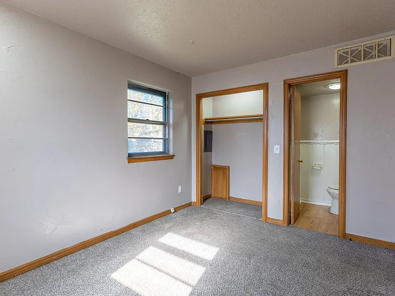 1421 Shalimar Dr — Photo 11