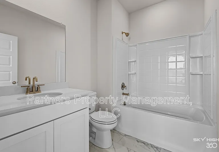 289 S Neon Ave — Photo 18
