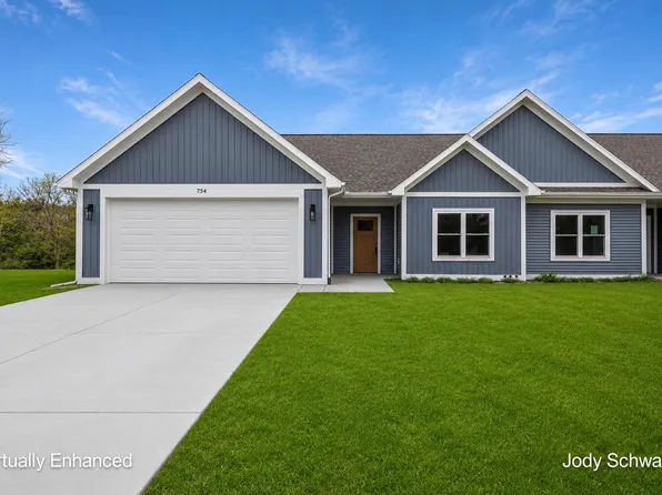 754 Noble Dr, Belding, MI 48809