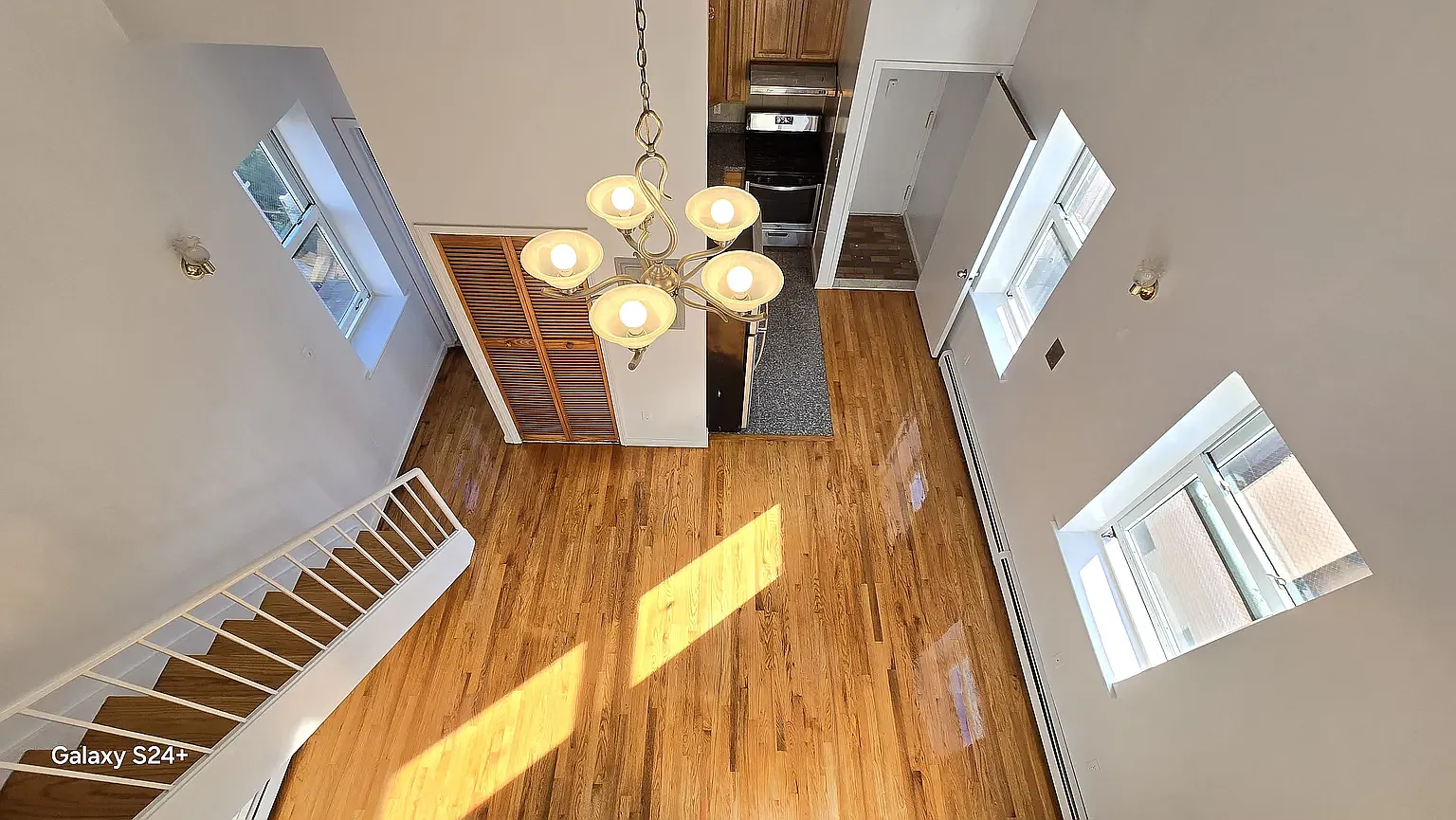 10 Goodwin Place — Photo 4