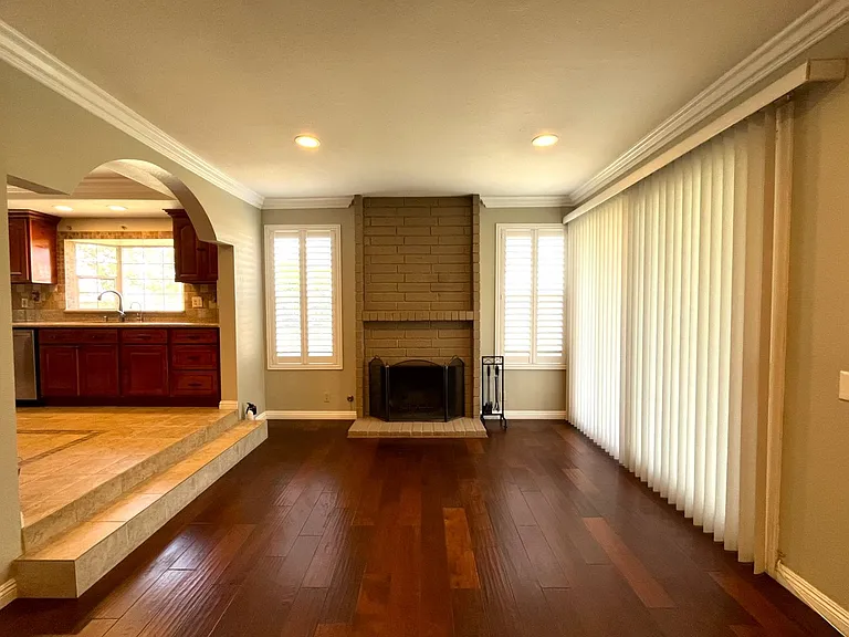 581 S Greenwich St — Photo 12