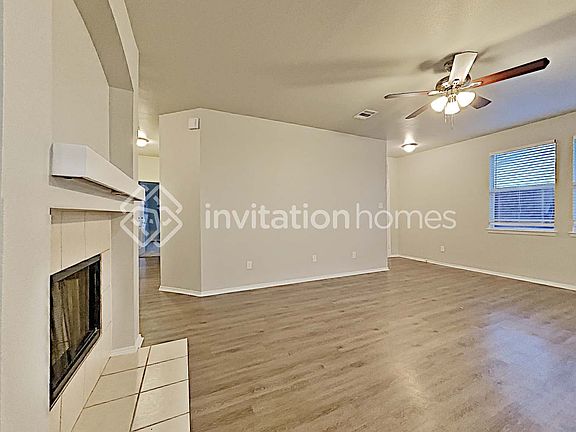 4th image of 2336 Magnolia Dr