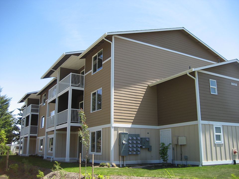 1st image of 1640 SW Mulberry Pl APT C202