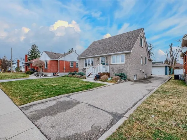 35 Dorothy St, Brantford, ON N3S 1G8