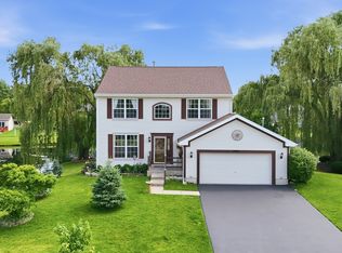 4003 Boone Creek Cir, McHenry, IL 60050
