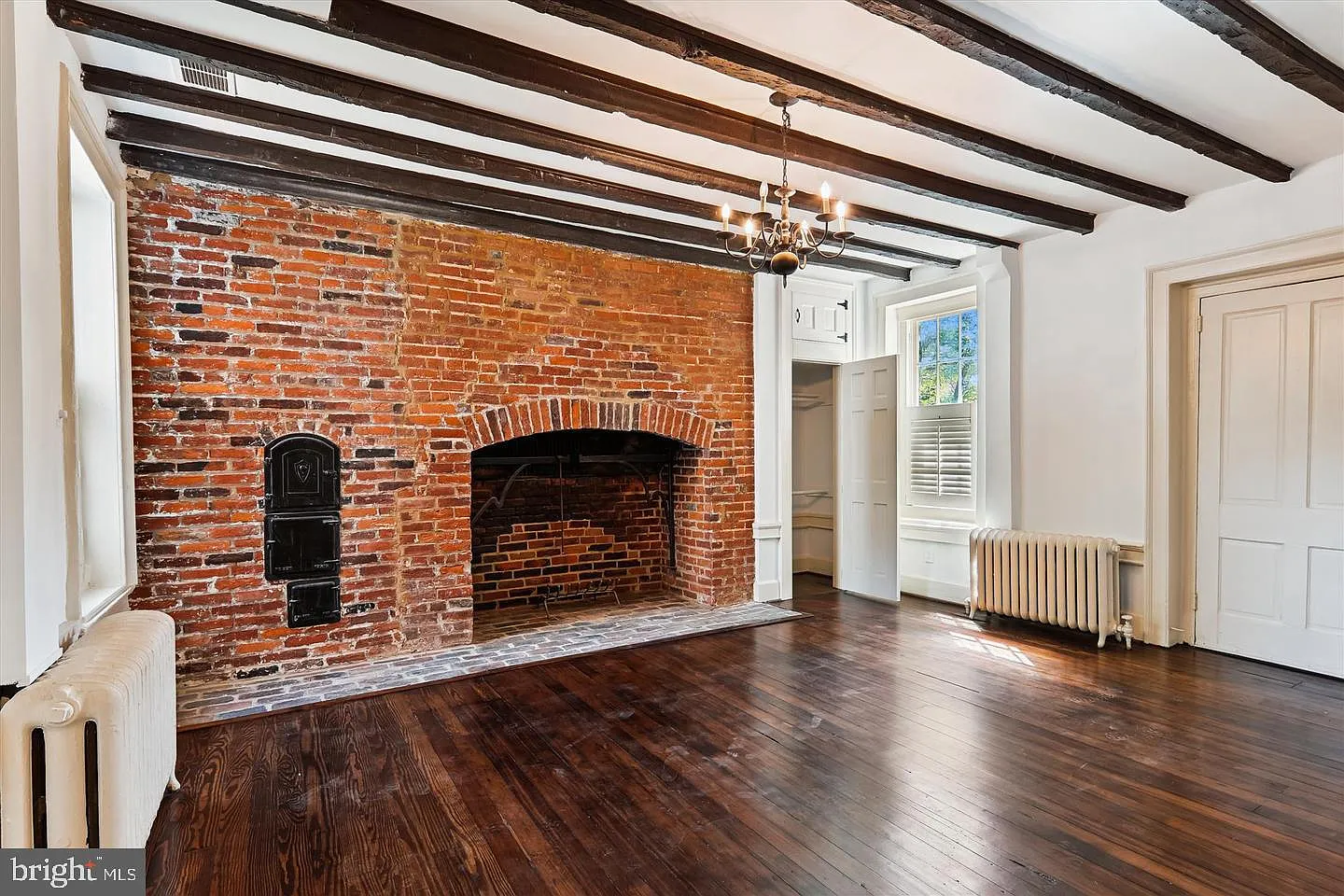 1 bed, 1.0 bath, 1600 sqft, $4,000 — Photo 2
