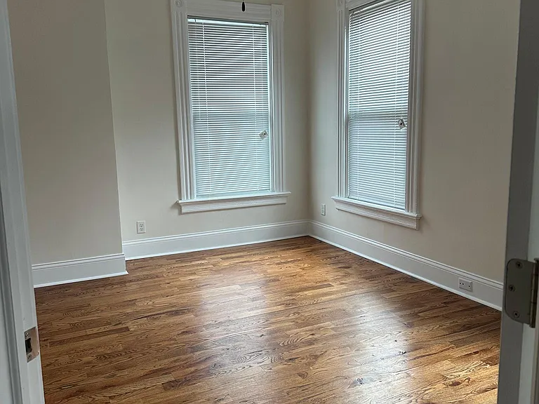 217 Washington Ave — Photo 15