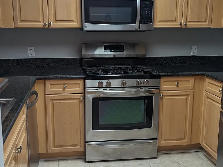 2726 Gallows Rd #902 — Photo 17