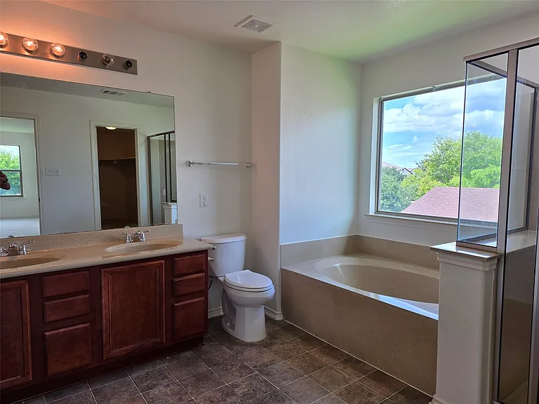 160 Mistletoe Ln — Photo 24