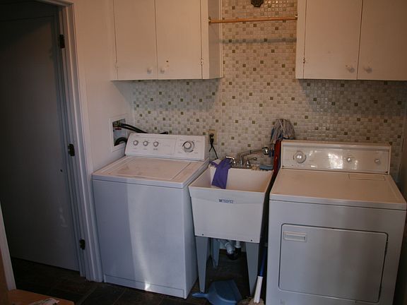 Laundry/Back Entrance