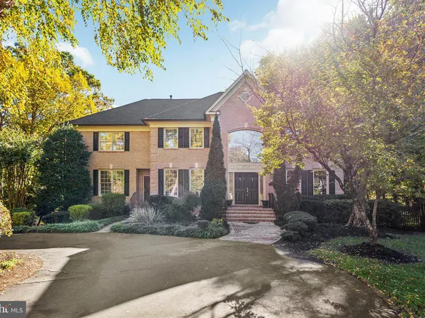 1716 Esquire Ln, Mc Lean, VA 22101