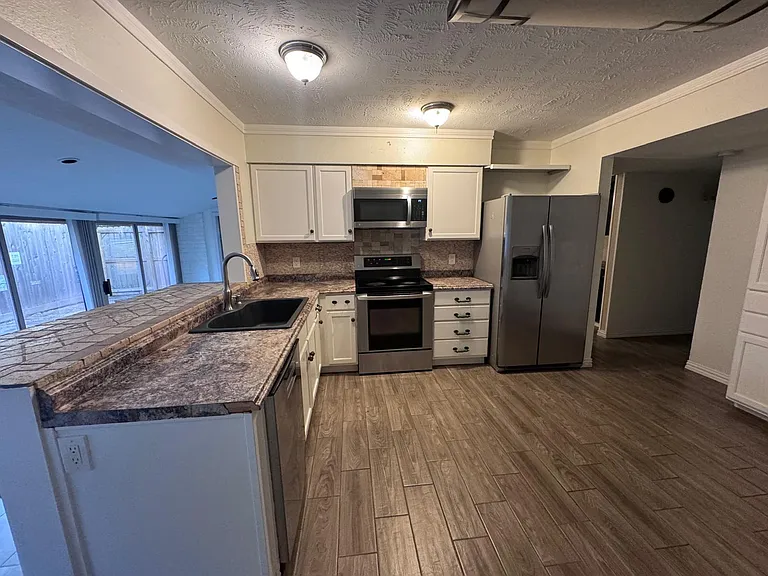 15602 Camino Del Sol Dr — Photo 12