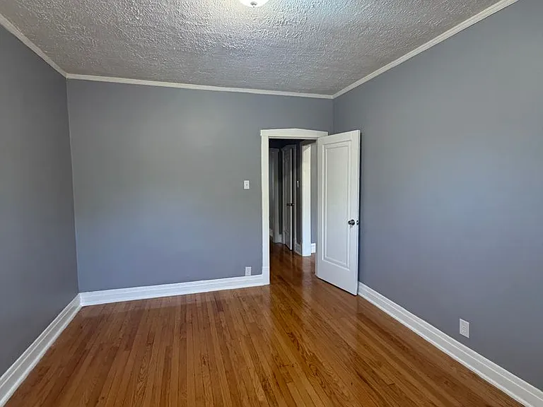 7001 S Aberdeen St — Photo 8