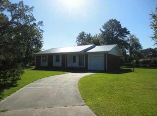 6 Cornell Dr, Jacksonville, NC 28546