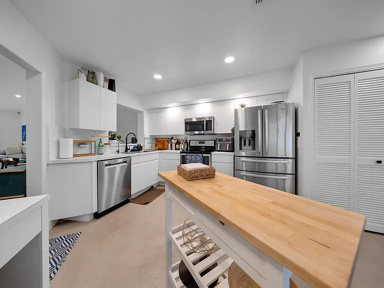 4117 W Palm Aire Dr #B2 — Photo 8