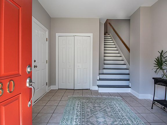 5th image of 2330 N Creek Dr