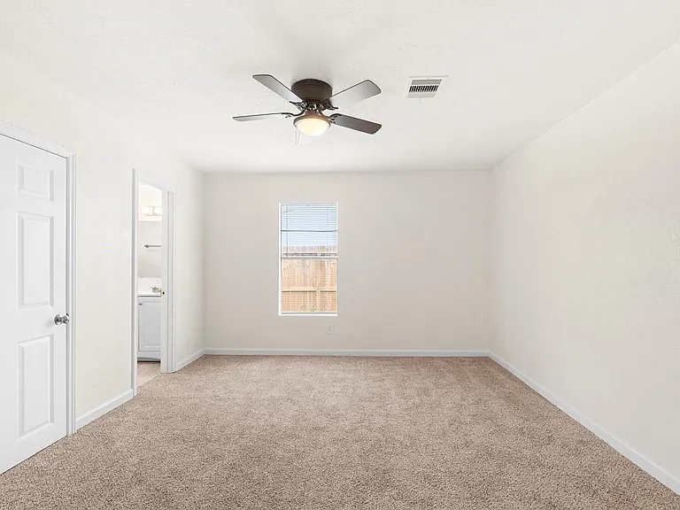 1309 Bragg St — Photo 36