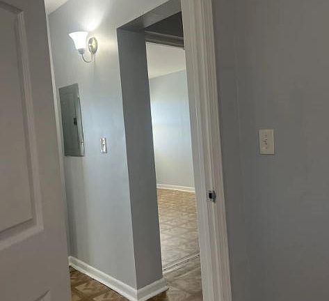 5th image of 305 W Oak St