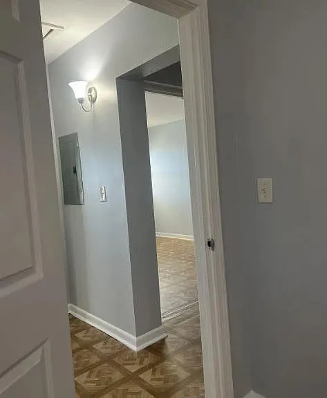305 W Oak St — Photo 5