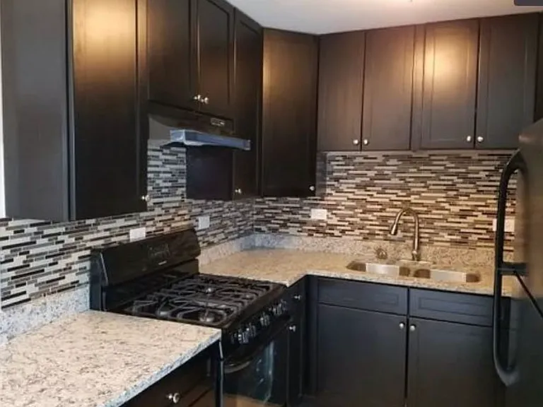 5337 W Race Ave — Photo 1