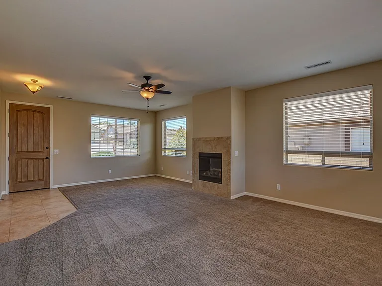 1712 Claire St — Photo 4