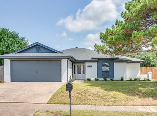 6477 Fairview Dr, Watauga, TX 76148