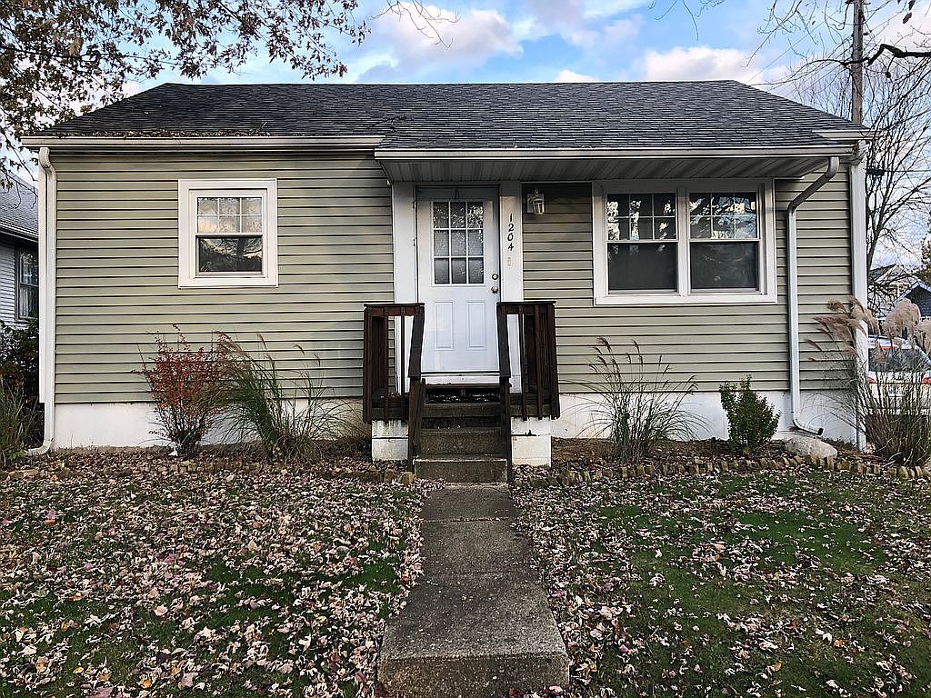 1204 Campbell St, Valparaiso, IN 46383 Zillow