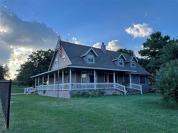 2nd image of 25073 Roselawn Rd