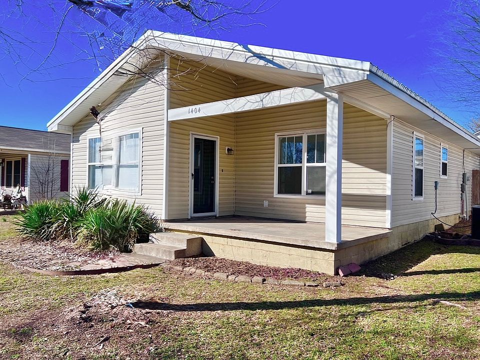 1st image of 1404 Martin Street421 Pauline St