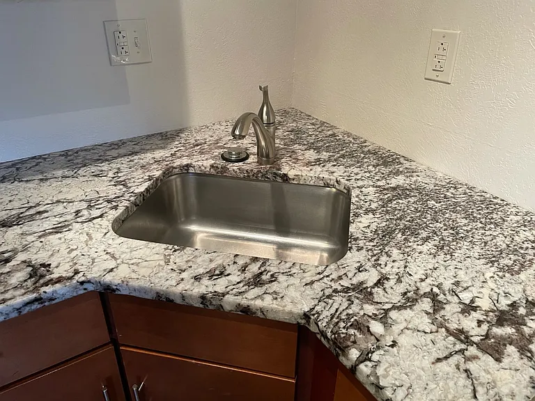 837 Highview St #3 — Photo 6