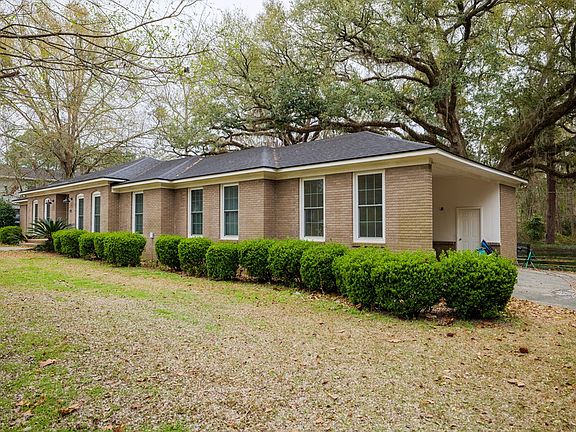 3rd image of 1217 Lake Dr