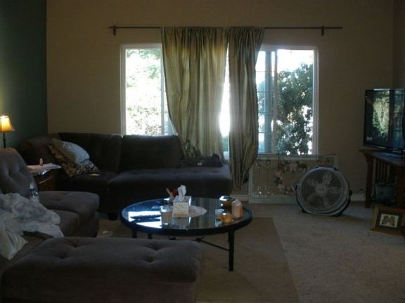 3rd image of 4873 Gardenia St