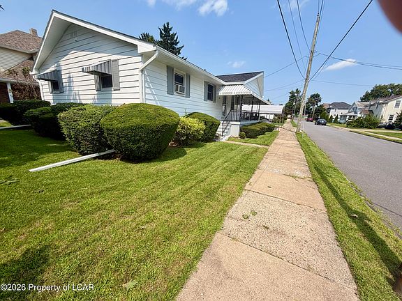 5th image of 15 Maple St