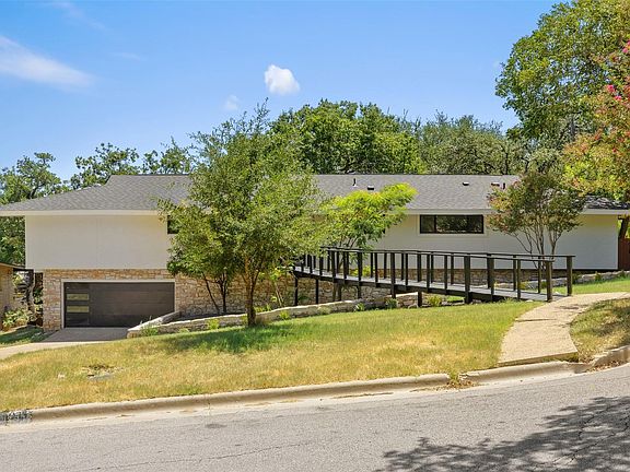 2nd image of 4905 Crestway Dr