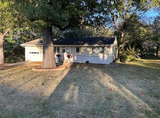 306 S Rinker Ave, Aurora, MO 65605