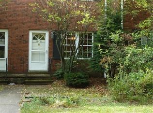 20151 Grannis Rd #9, Fairview Park, OH 44126