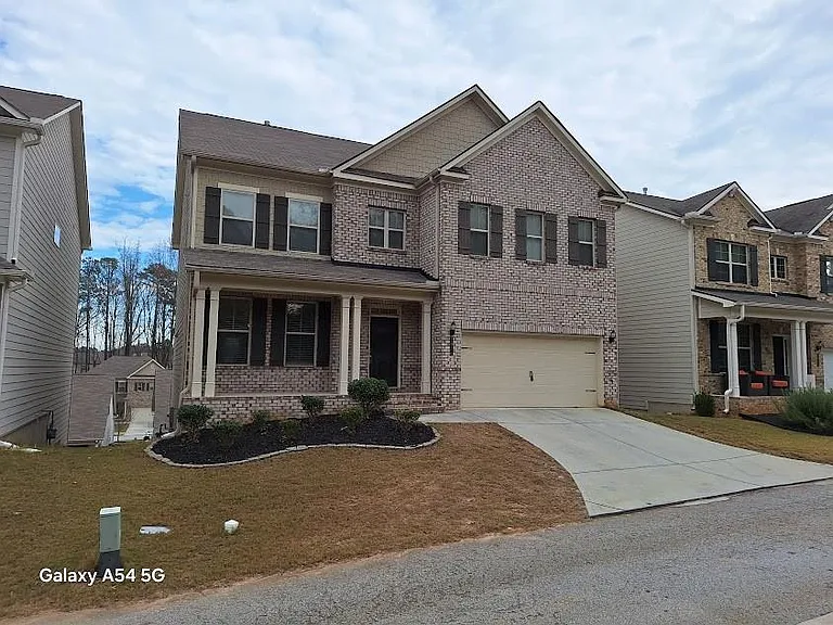 2034 Britt Dr — Photo 3