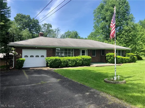 105 Johnson Ln, Flushing, OH 43977