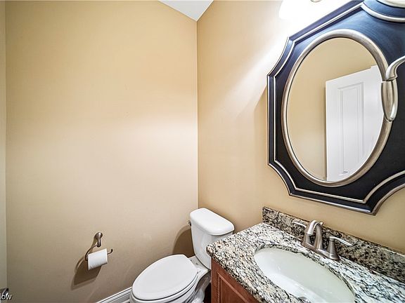 3rd image of 6025 N Pointe Dr