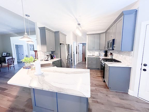 4th image of 1858 Pebble Brook Dr