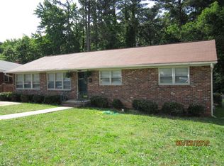 421 E Sproles Ave, Greenwood, SC 29649