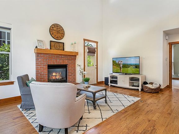 2nd image of 78 Wren Ct