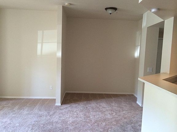 Dining/ Flex Space