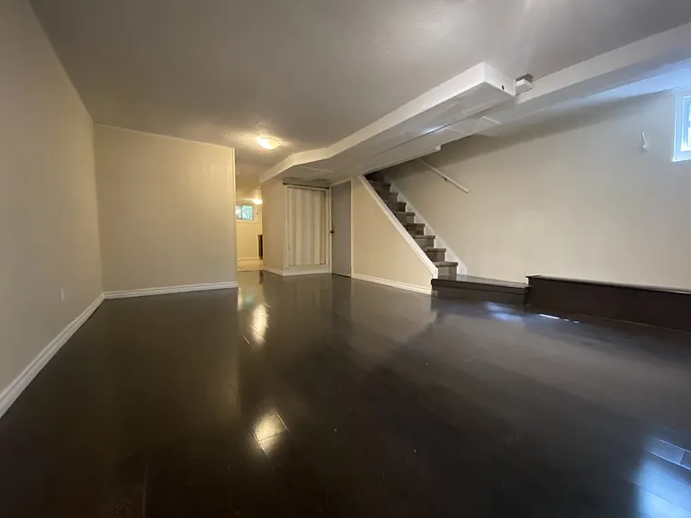 76 Eastwood Rd #X — Photo 4