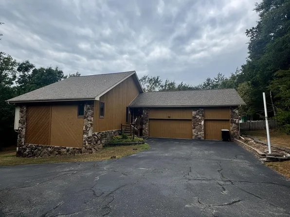 1501 E Groves Drive, Ozark, MO 65721