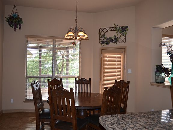 Kitchen dining nook