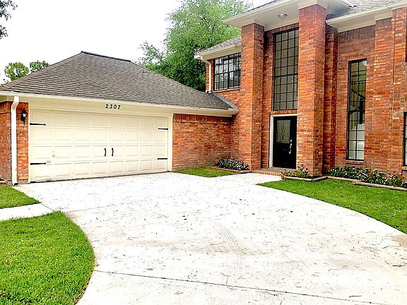 3rd image of 2307 Gentryside Dr