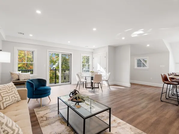424 Newtonville Ave APT 3, Newton, MA 02460