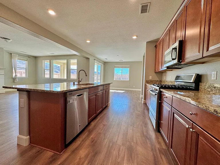 10520 Rollins Dr — Photo 9