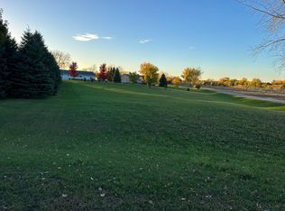 6007 Rolling Hills Dr SW, Montevideo, MN 56265